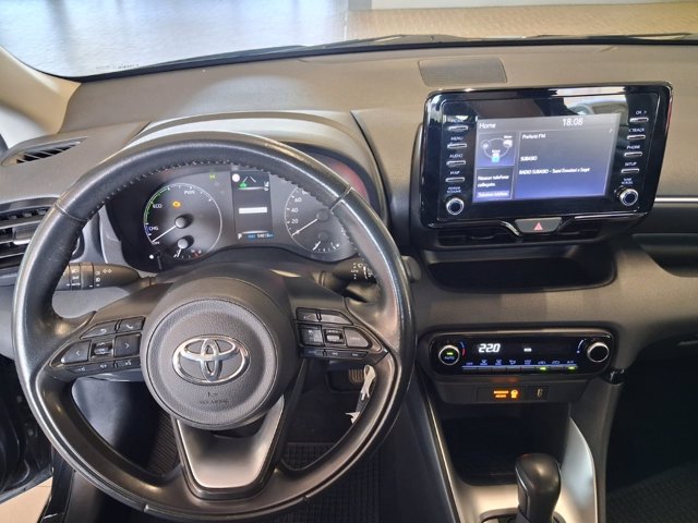 TOYOTA Yaris 1.5h business