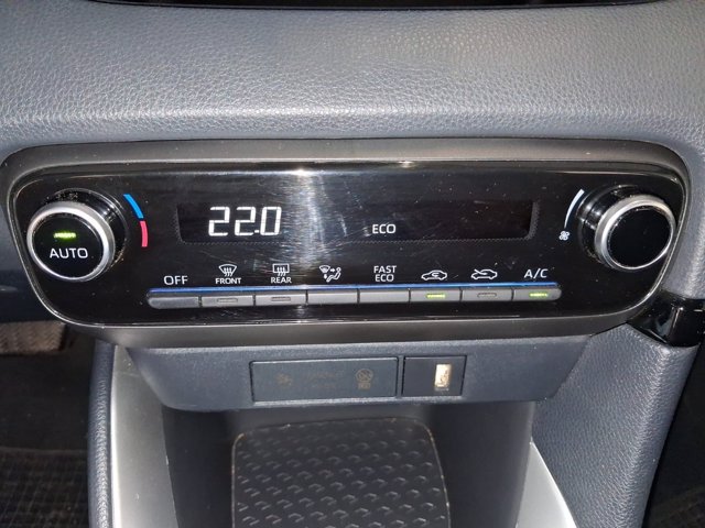 TOYOTA Yaris 1.5h business