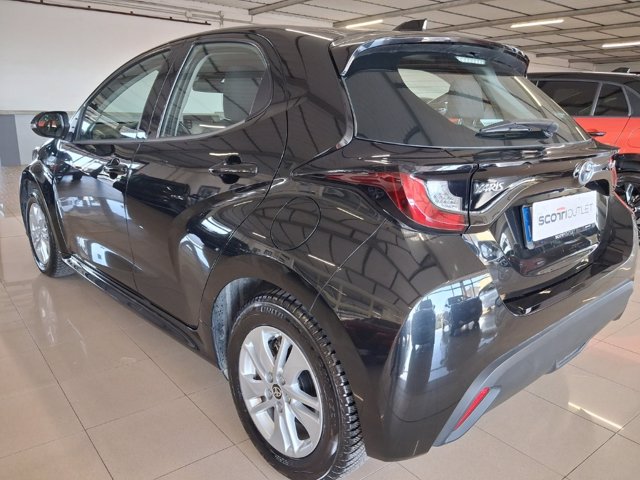 TOYOTA Yaris 1.5h business