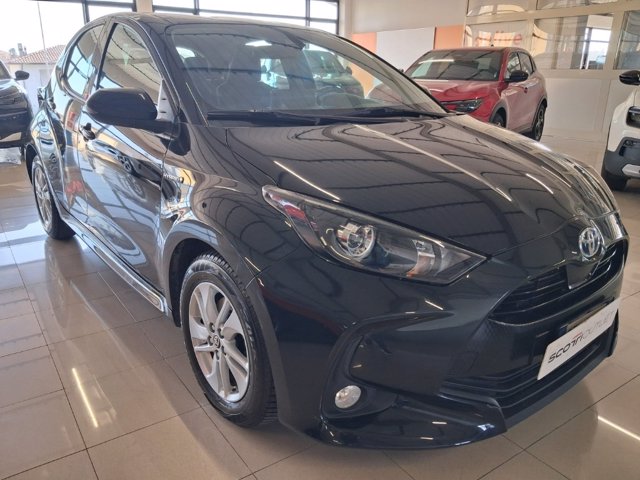 TOYOTA Yaris 1.5h business