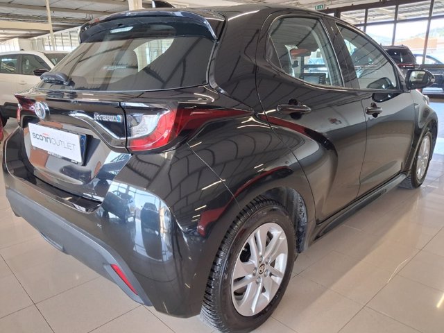 TOYOTA Yaris 1.5h business