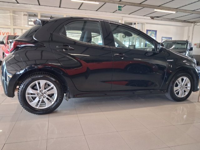 TOYOTA Yaris 1.5h business