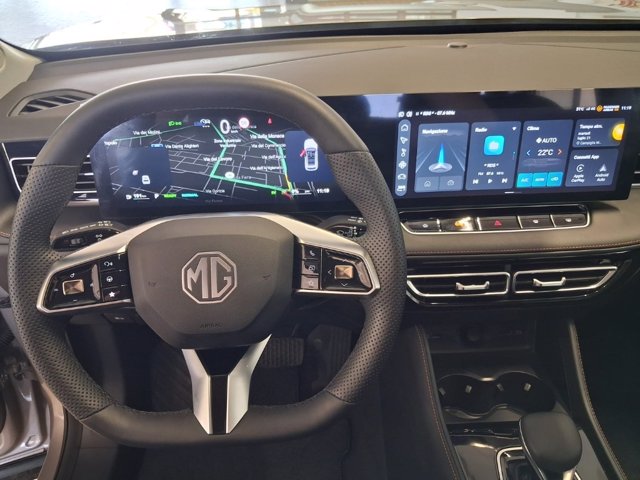 MG HS HEV Luxury