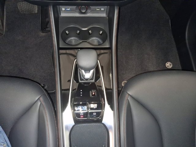 MG HS HEV Luxury