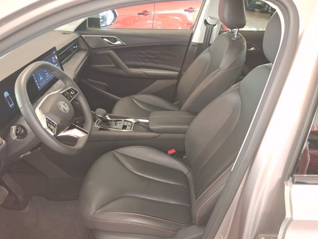 MG HS HEV Luxury