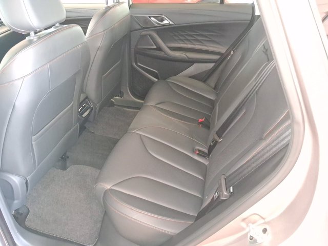 MG HS HEV Luxury