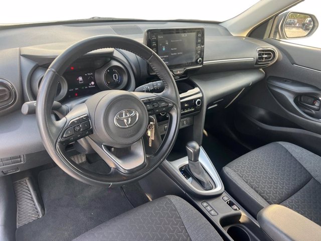 TOYOTA Yaris cross 1.5h active fwd 116cv e-cvt