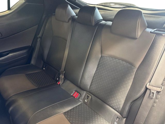 TOYOTA C-HR 1.8 Hybrid E-CVT Lounge