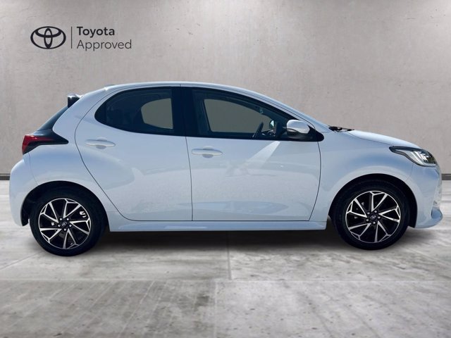 TOYOTA Yaris 1.0 trend