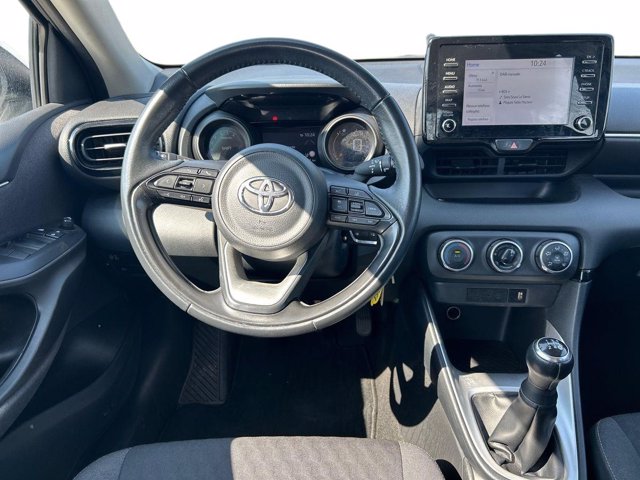 TOYOTA Yaris 1.0 trend