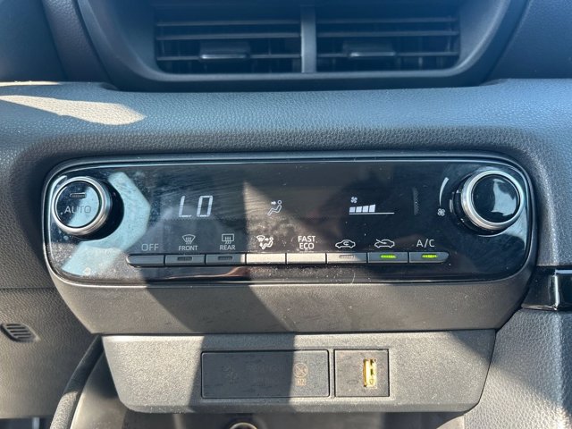 TOYOTA Yaris 1.5h active