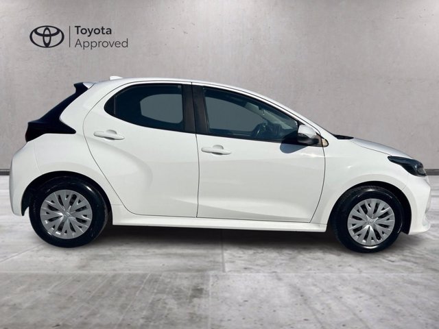 TOYOTA Yaris 1.5h active
