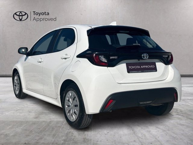 TOYOTA Yaris 1.5h active