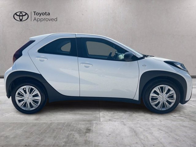 TOYOTA Aygo x 1.0 active 72cv s-cvt