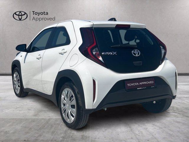 TOYOTA Aygo x 1.0 active 72cv s-cvt