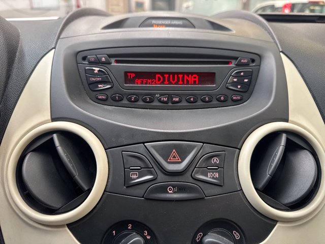FORD Ka 1.2 titanium + c/esp 69cv e6