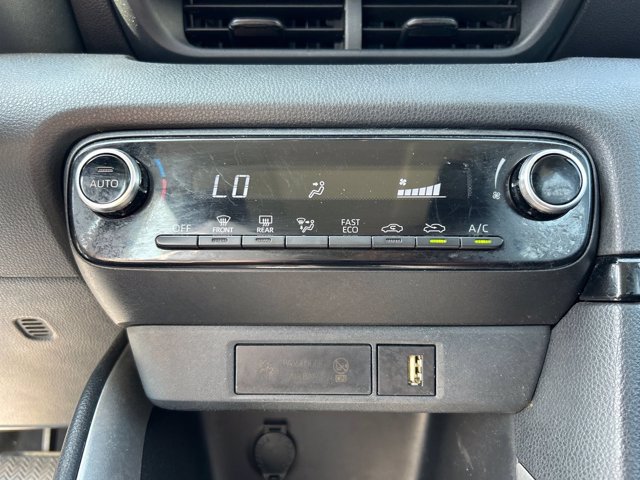 TOYOTA Yaris 1.5h lounge