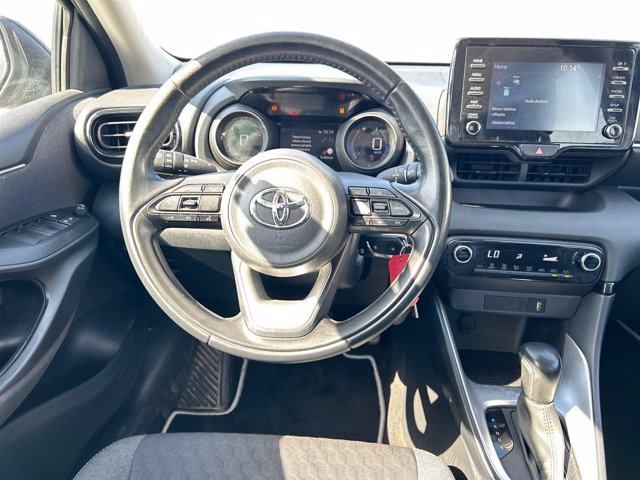 TOYOTA Yaris 1.5h lounge