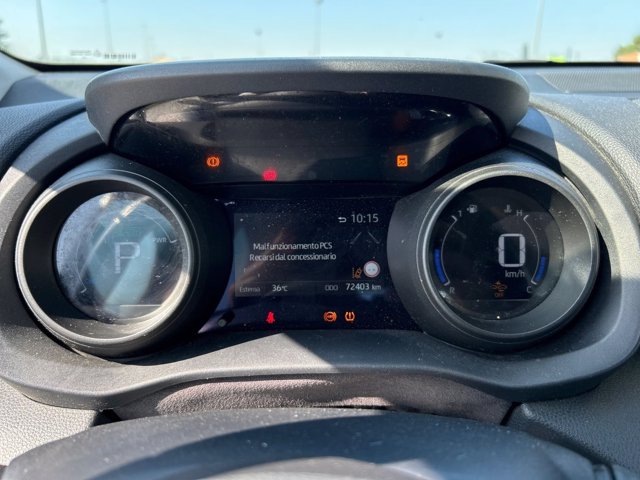 TOYOTA Yaris 1.5h lounge