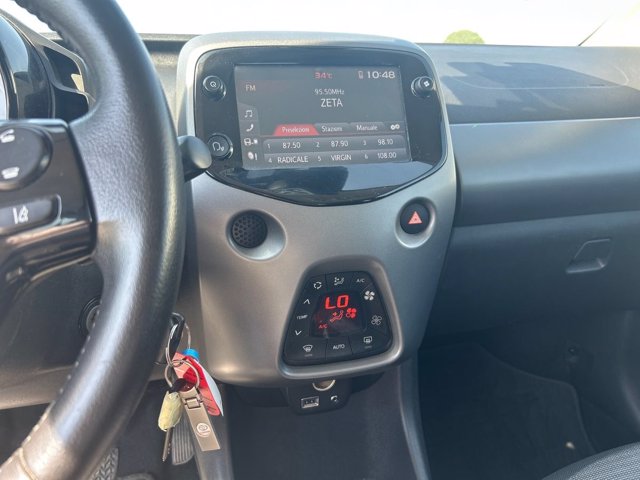 TOYOTA Aygo Connect 1.0 VVT-i 72 CV 5 porte x-play MMT