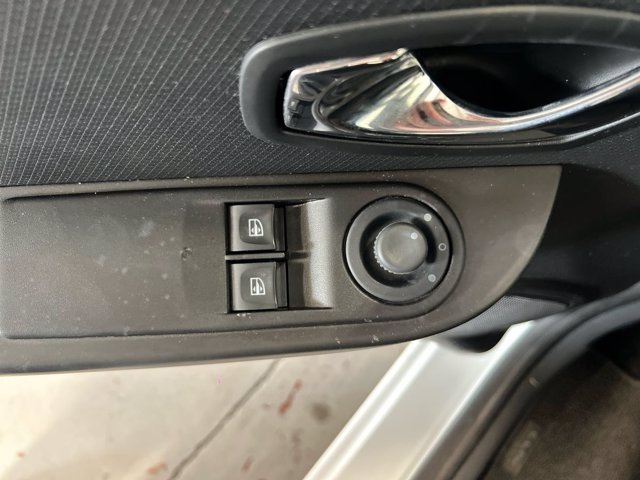 RENAULT Benzina Clio 2012 5p 1.2 Live 75cv