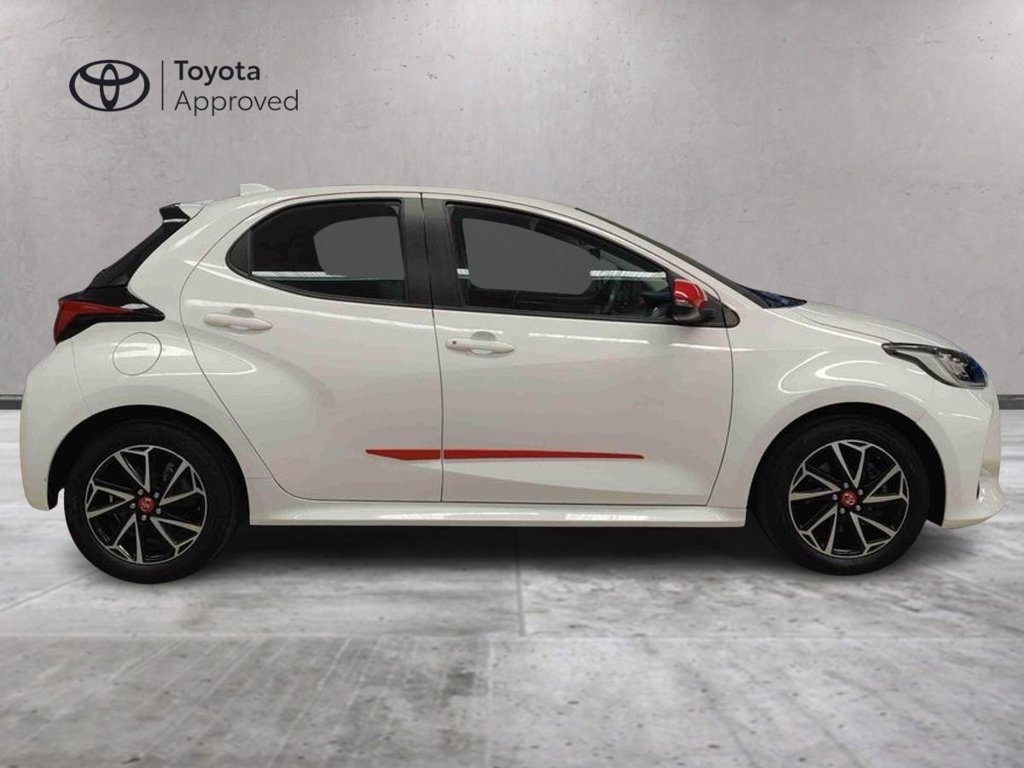 TOYOTA Yaris 1.5 Hybrid 5 porte Business