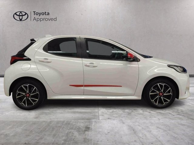 TOYOTA Yaris 1.5 Hybrid 5 porte Business