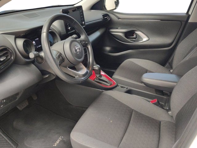 TOYOTA Yaris 1.5 Hybrid 5 porte Business
