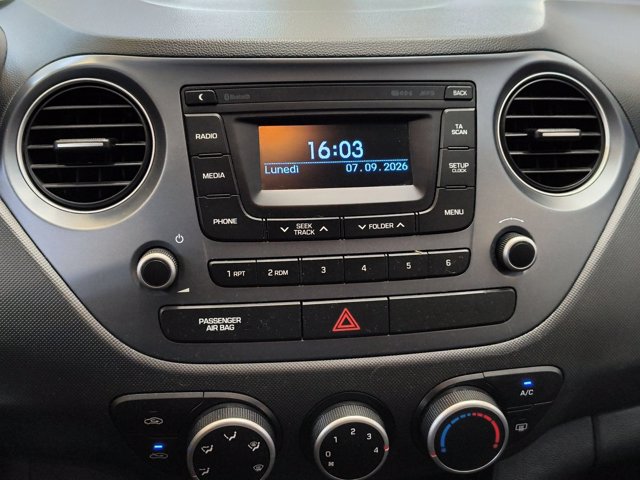 HYUNDAI i10 1.0 MPI Advanced