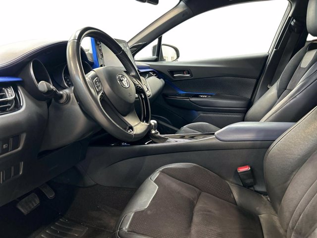 TOYOTA C-HR 2.0 Hybrid E-CVT Trend