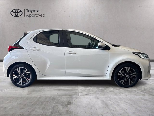 TOYOTA Yaris 1.5h trend