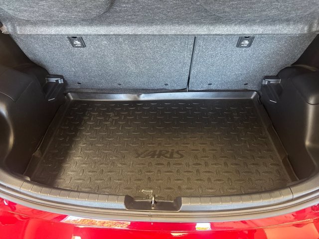 TOYOTA Yaris 1.5 Hybrid 5 porte Trend "Red Edition"