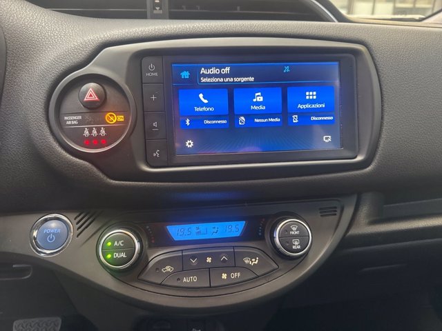 TOYOTA Yaris 1.5 Hybrid 5 porte Trend "Red Edition"