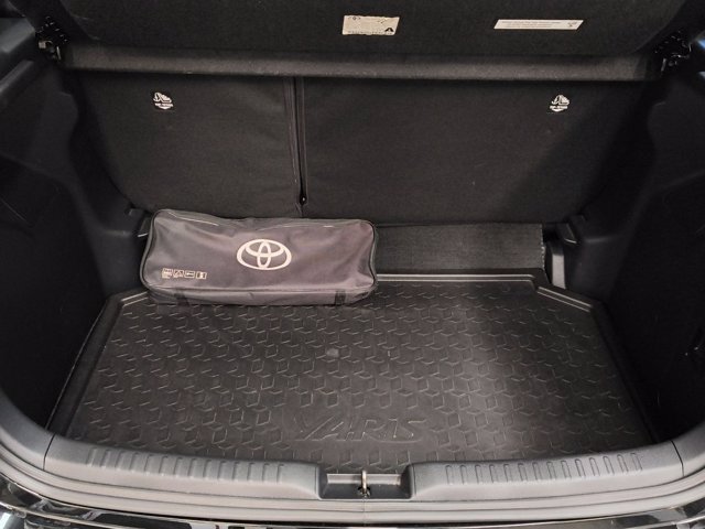 TOYOTA Yaris 1.5 Hybrid 5 porte Trend