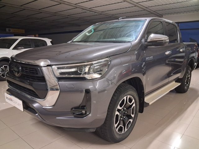 TOYOTA Hilux 2.4 d-4d c&c 4x4 comfort