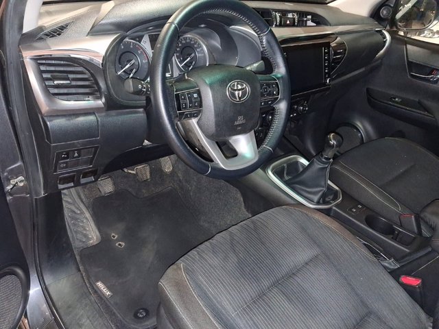 TOYOTA Hilux 2.4 d-4d c&c 4x4 comfort