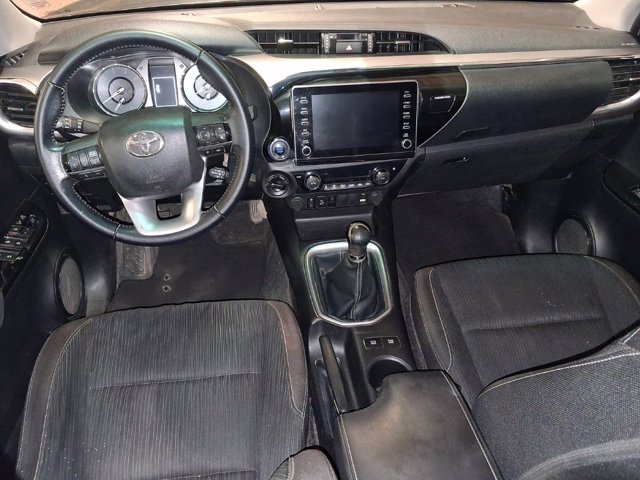 TOYOTA Hilux 2.4 d-4d c&c 4x4 comfort