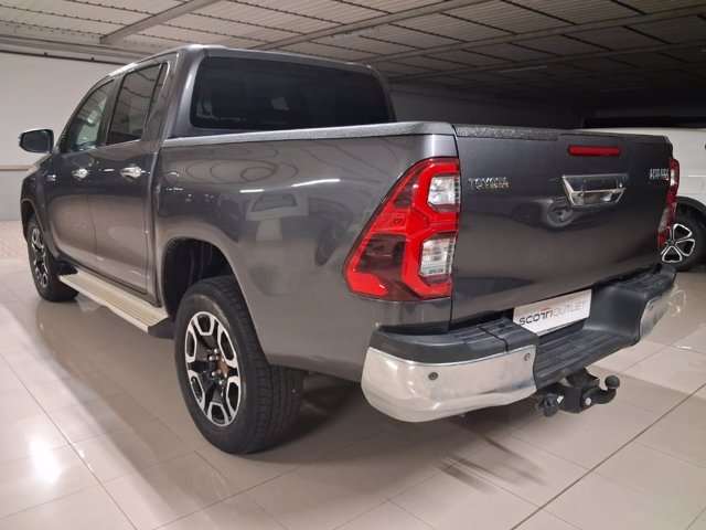 TOYOTA Hilux 2.4 d-4d c&c 4x4 comfort