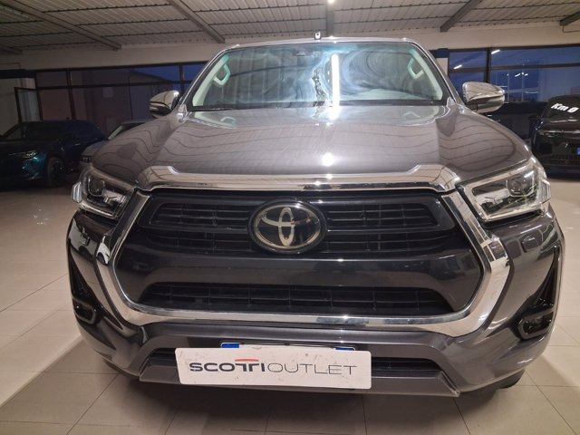 TOYOTA Hilux 2.4 d-4d c&c 4x4 comfort