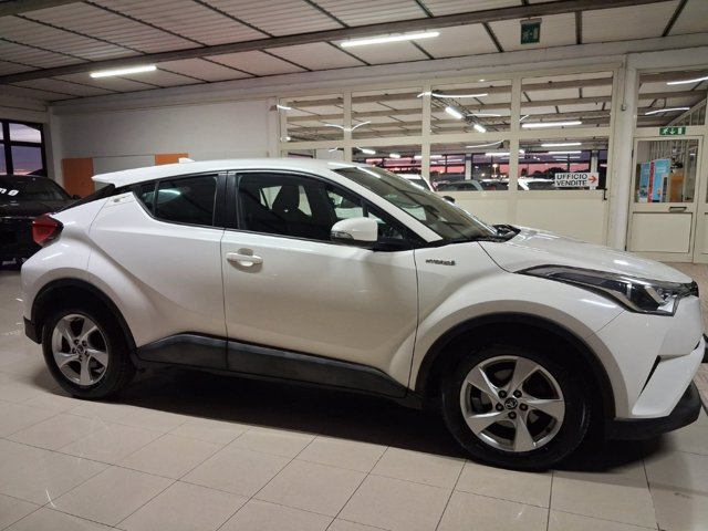 TOYOTA C-HR 1.8 Hybrid E-CVT Active