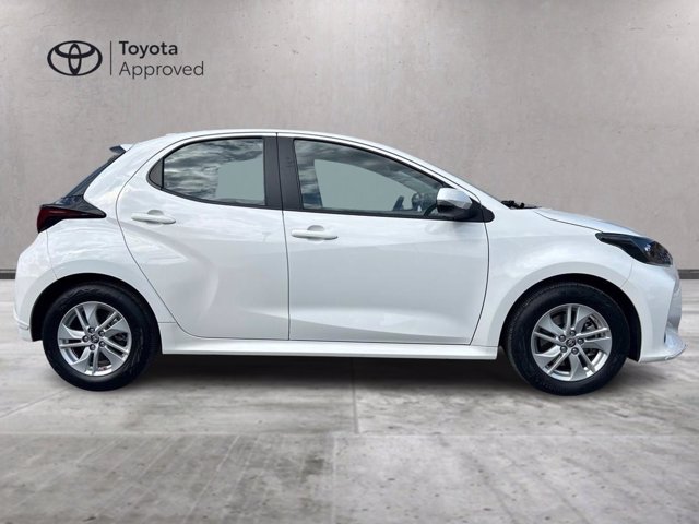 TOYOTA Yaris 1.5h active