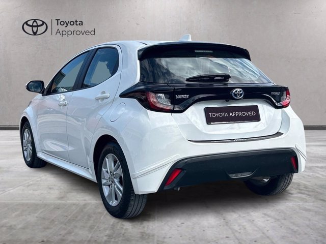 TOYOTA Yaris 1.5h active