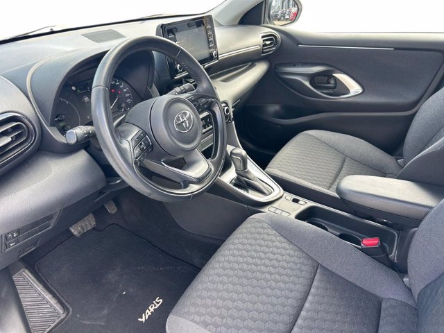 TOYOTA Yaris 1.5h active