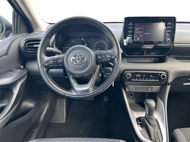 TOYOTA Yaris 1.5h active