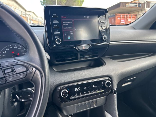 TOYOTA Yaris 1.5h active