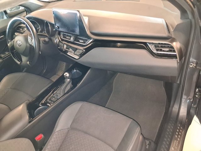 TOYOTA C-HR 2.0 Hybrid E-CVT Trend