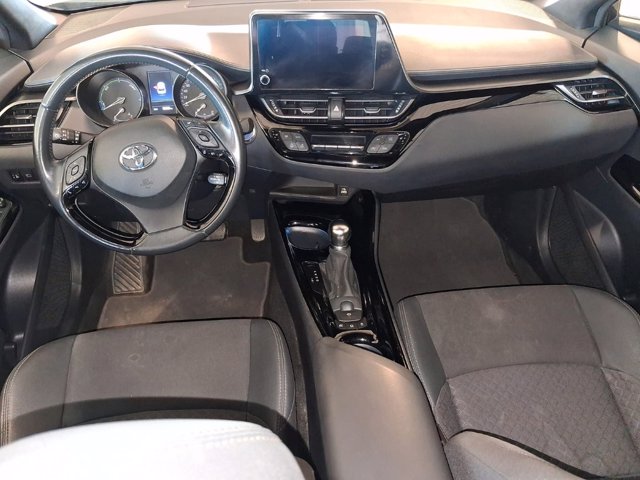 TOYOTA C-HR 2.0 Hybrid E-CVT Trend