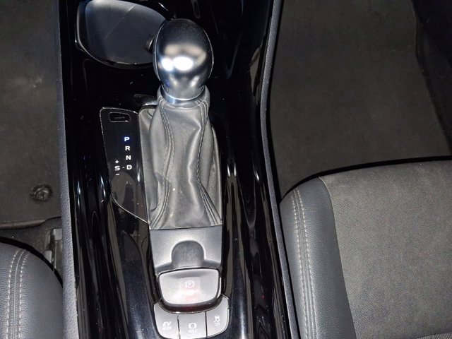 TOYOTA C-HR 2.0 Hybrid E-CVT Trend
