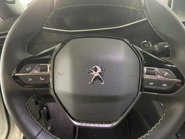 PEUGEOT E-2008 gt pack 100kw