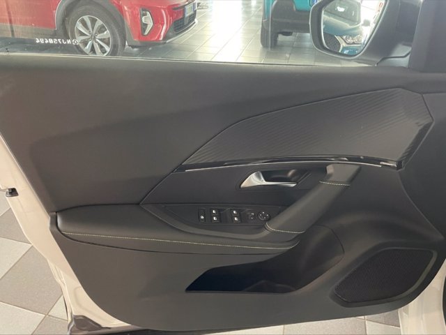 PEUGEOT E-2008 gt pack 100kw